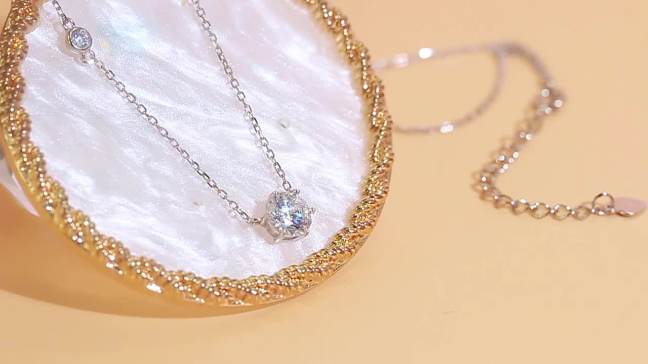 Women's 925 Sterling Silver Chain Necklace with Synthetic Zirconia Inlay